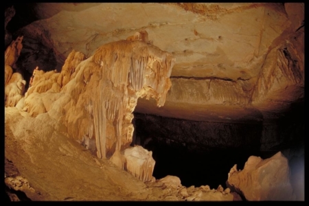 Image Gallery Al Hoota Cave 1024x683 960x300